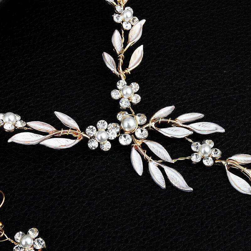 Boucles d'oreilles collier mariage bijoux en alliage trois pièces jeu de mariée européenne et américaine