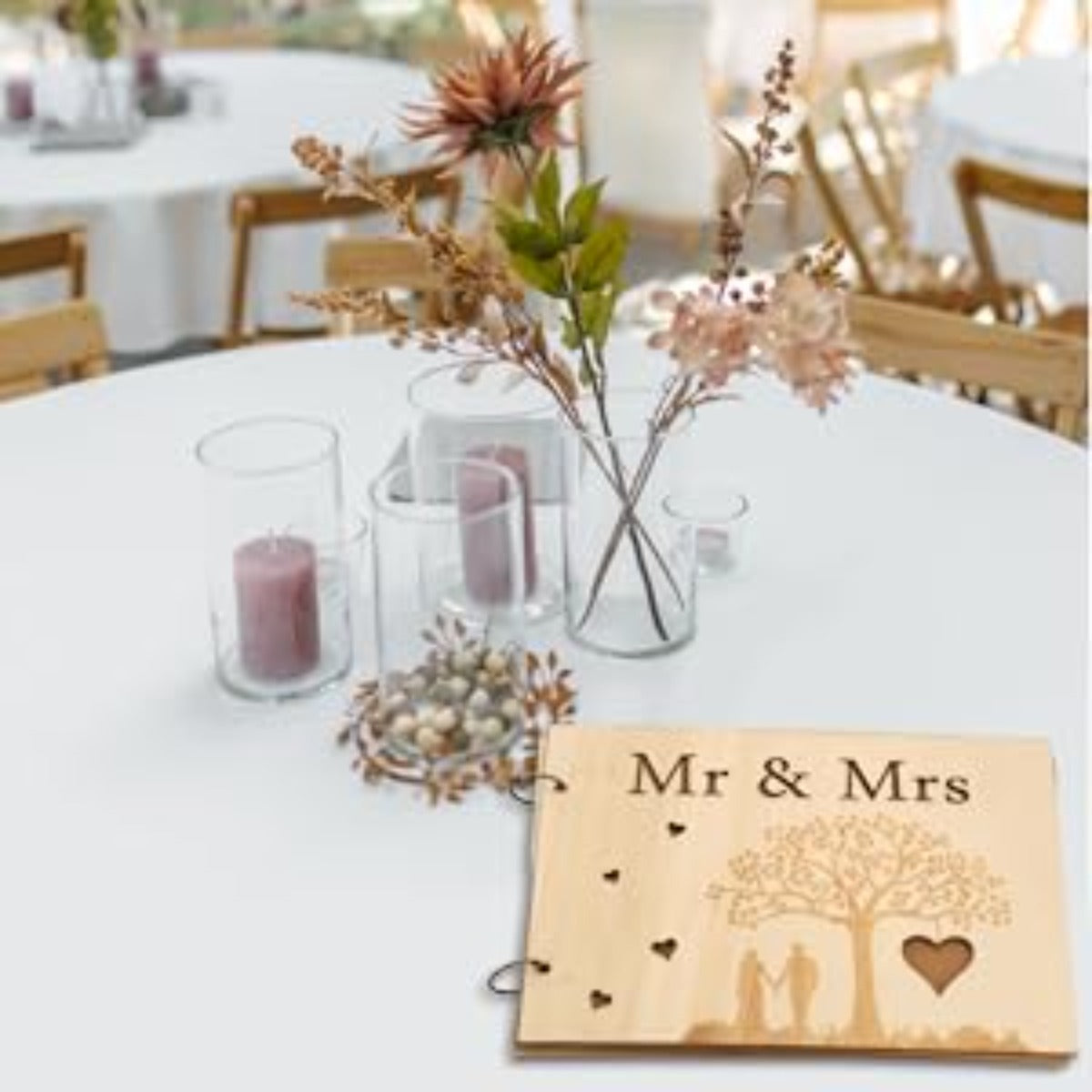 Livre d'or unique de mariage en bois – gravé avec Mr & Mrs