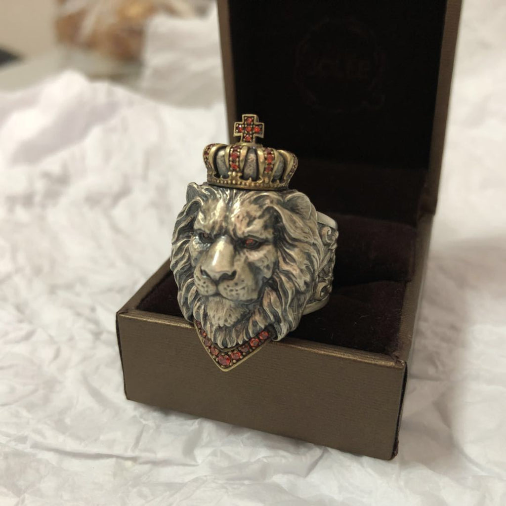 Ancienne bague de lion