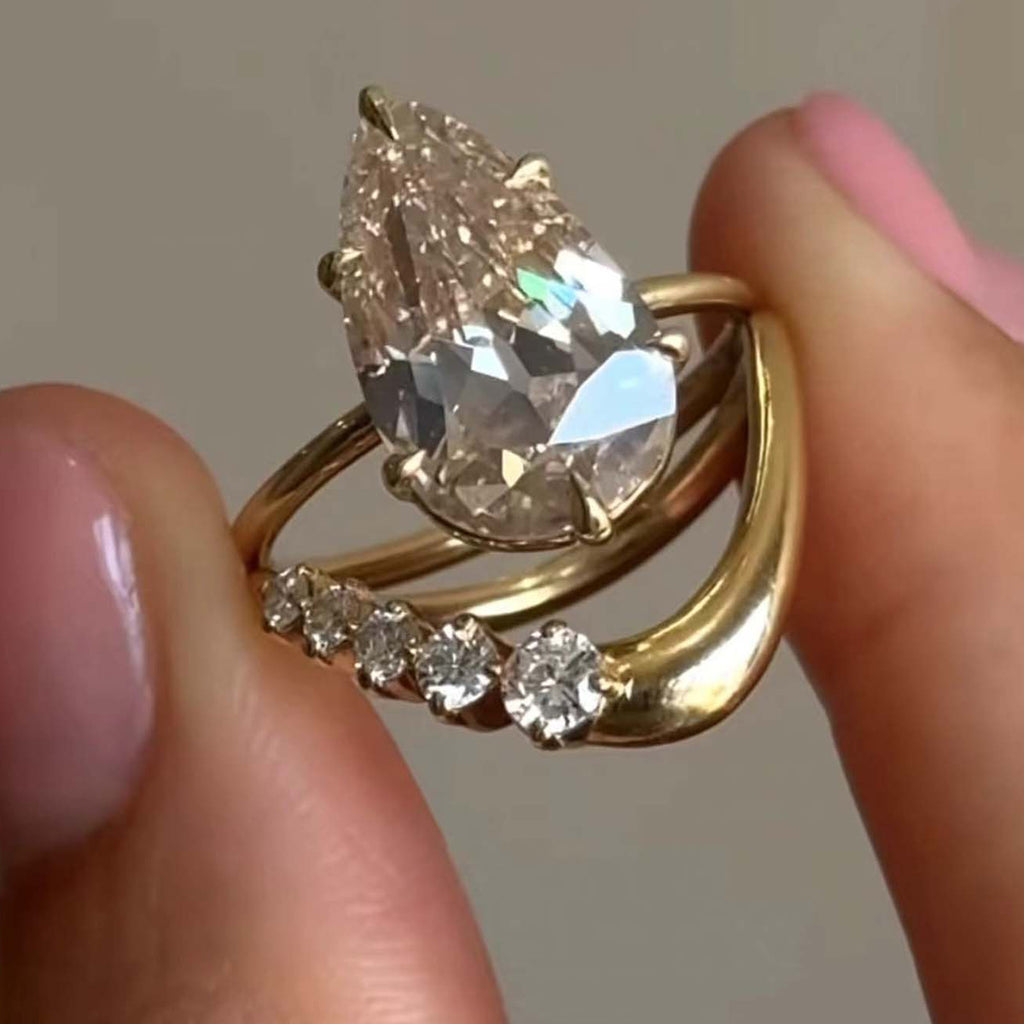 S925 Argent plaqué or 6x9mm Poire Moussanite Ensemble de mariée Pave Chevron Band US Taille 6-9 GRA