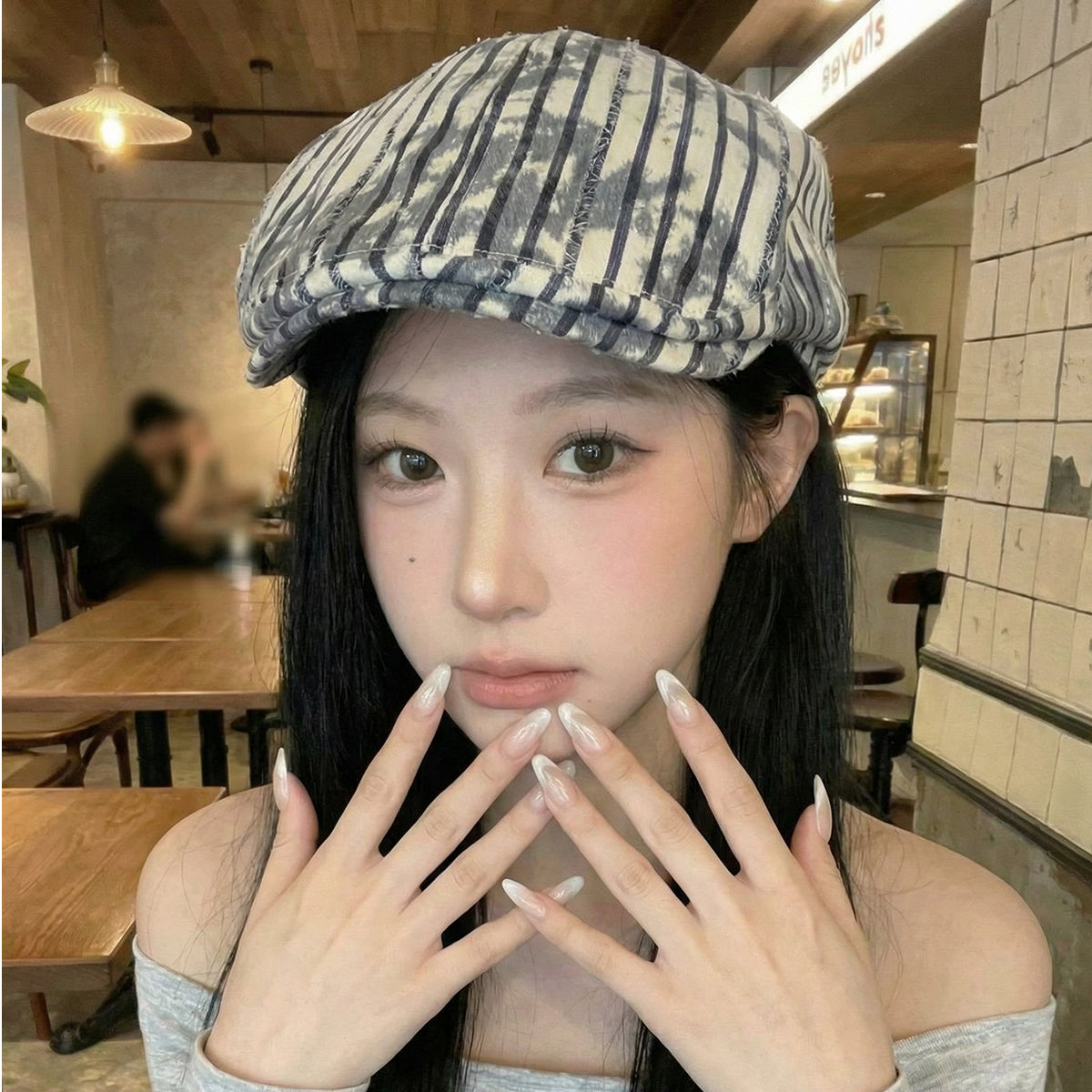Chapeau avant rétro rayé tendance gradué