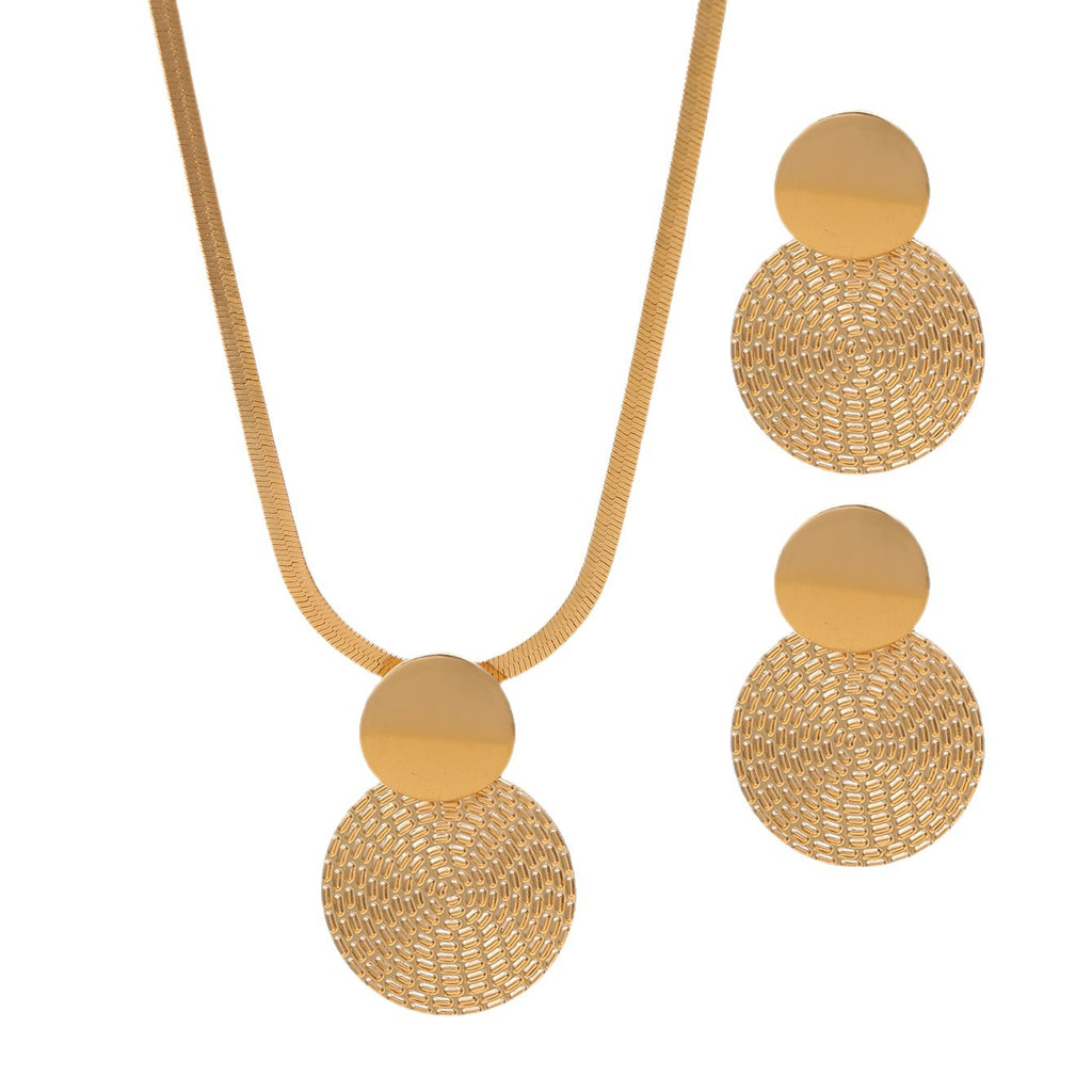 Ensemble de boucles d'oreilles et de colliers d'oreilles à chaîne de serpents plats