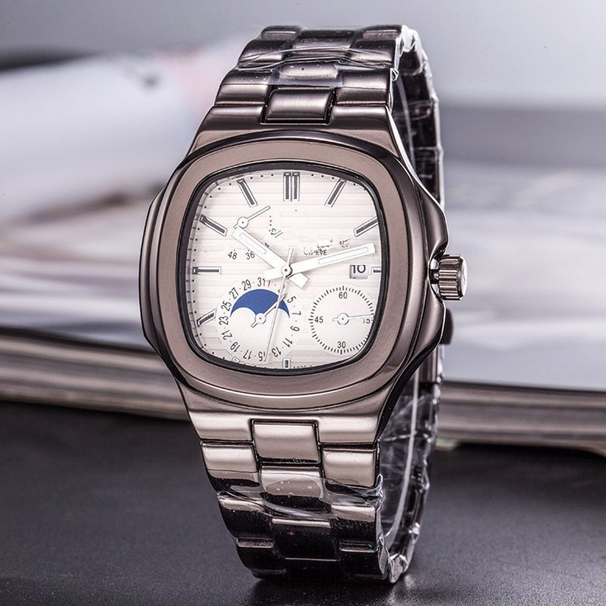 Montre personnalisée de mode masculine et féminine