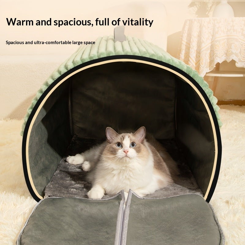 Maison de chat isolée en hiver