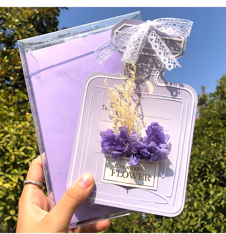 Carte de voeux en boîte Récupération d'un cadeau d'anniversaire pour les étudiants Message C