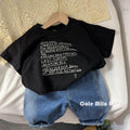 T-shirt à manches courtes pour enfants avec un cou d'équipage et un design imprimé