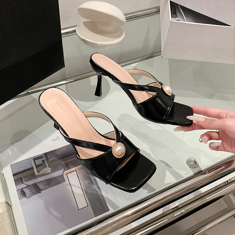 Sandales à talons à talons perlés