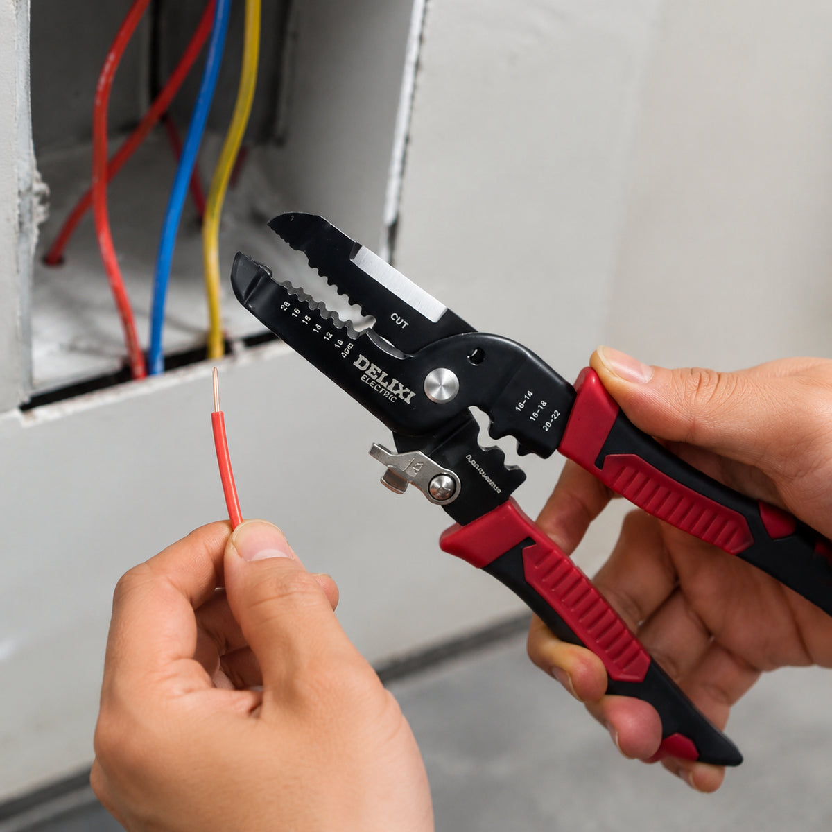 Stripper fil multifonction - Outil électrique pour usage domestique : coupe de fil