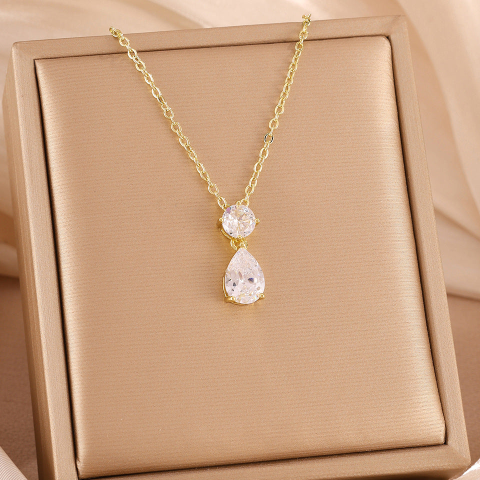Collier à double goutte d'eau pour la vente à chaud