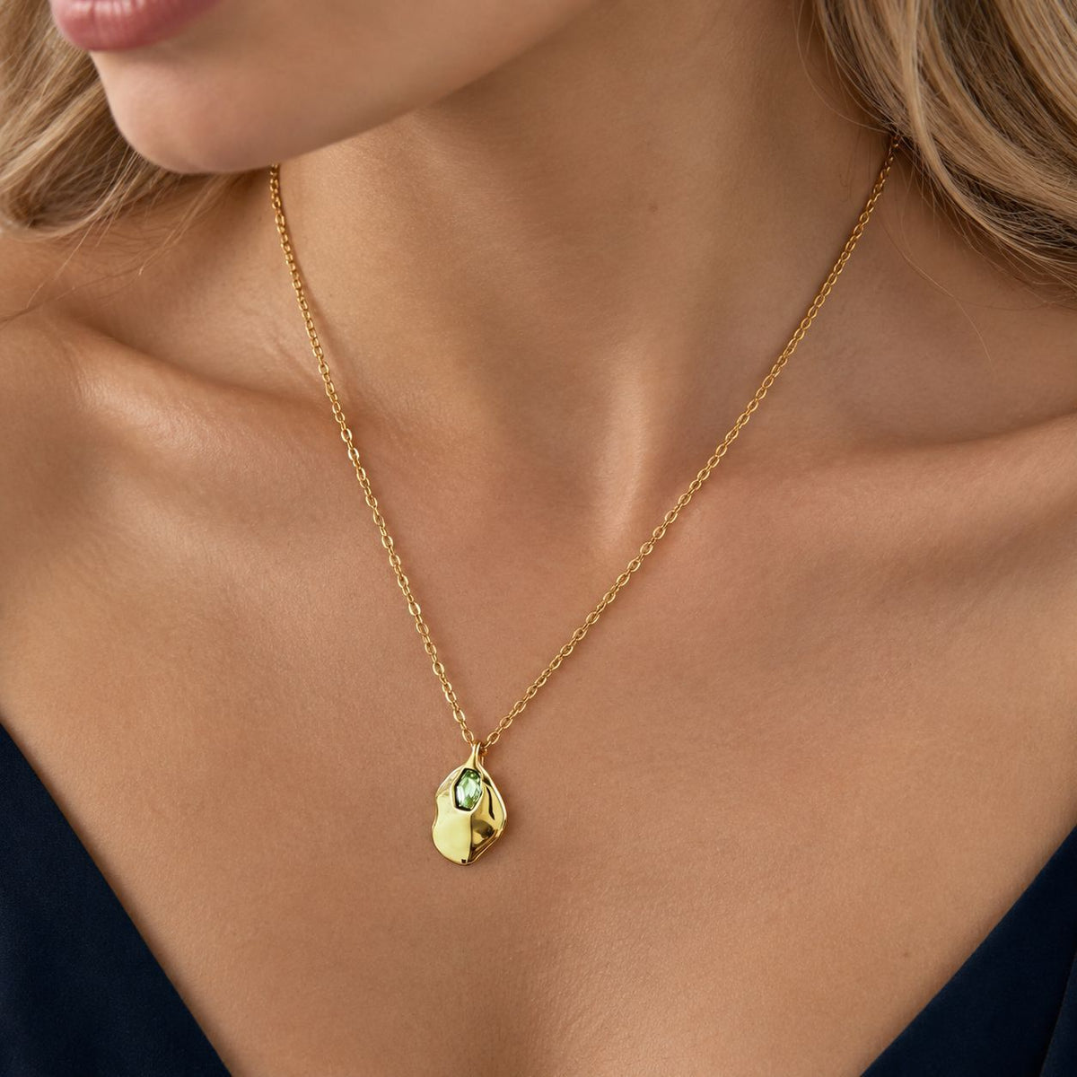 Collier en acier de titane Zircon coloré avec une sensation de luxe légère