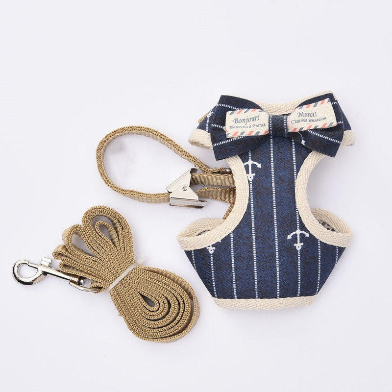 Leash de style vestois pour les chats et les chiens à pied
