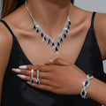 Style Collier de la goutte d'eau de diamant complet