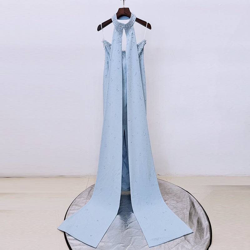 Long Perled et le soir incrusté de diamant avec un soir de train Gown
