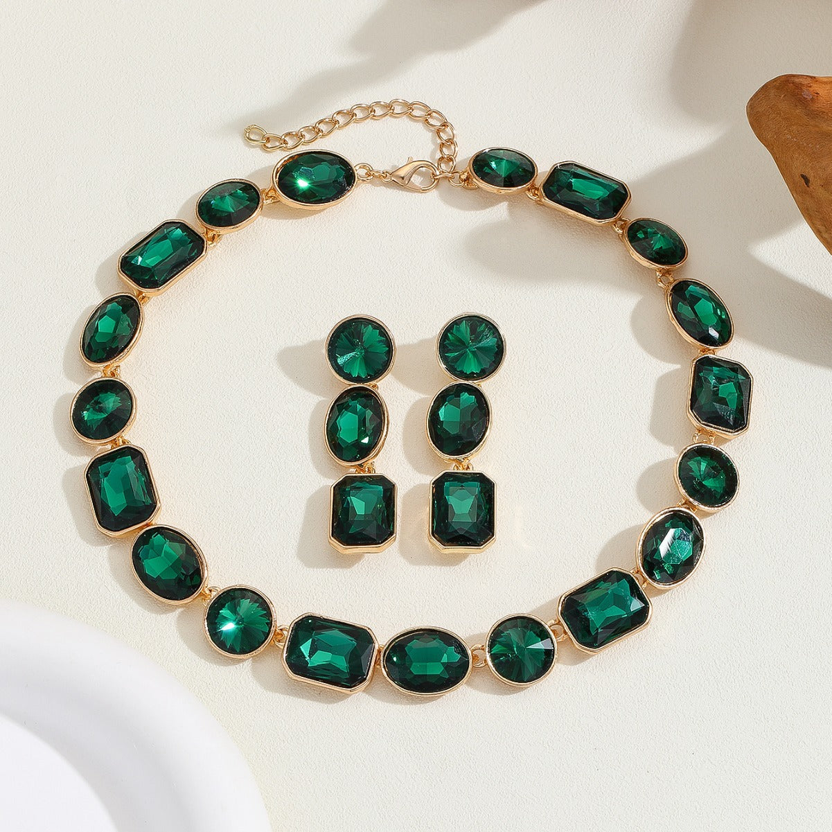 Style luxueux Style antique Superbe cristal brillant coloré Gemmes Collier pour les femmes
