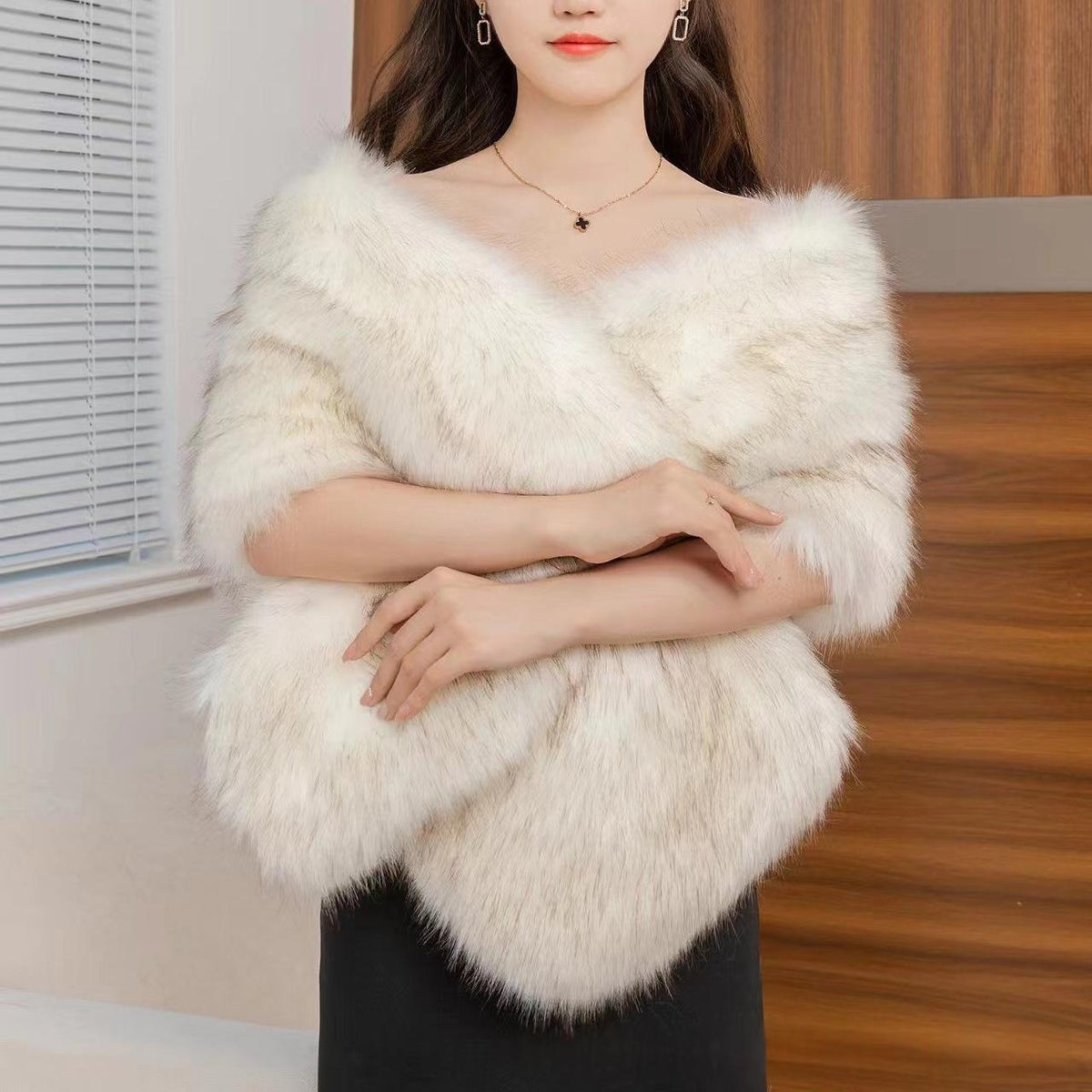 Clou de luxe léger en peluche polyvalente pour femmes