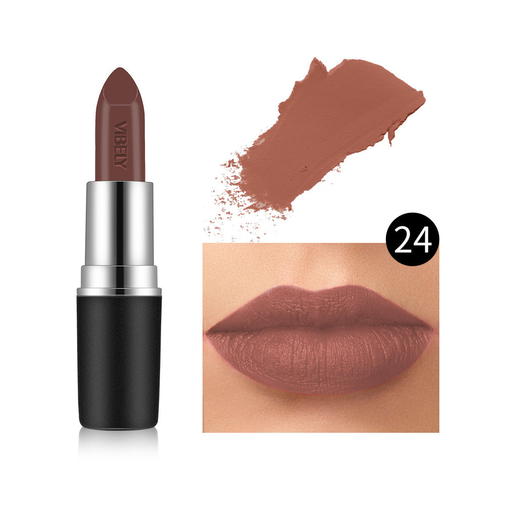 Matte Bullet rouge à lèvres avec un fini velouté qui rend votre peau plus juste