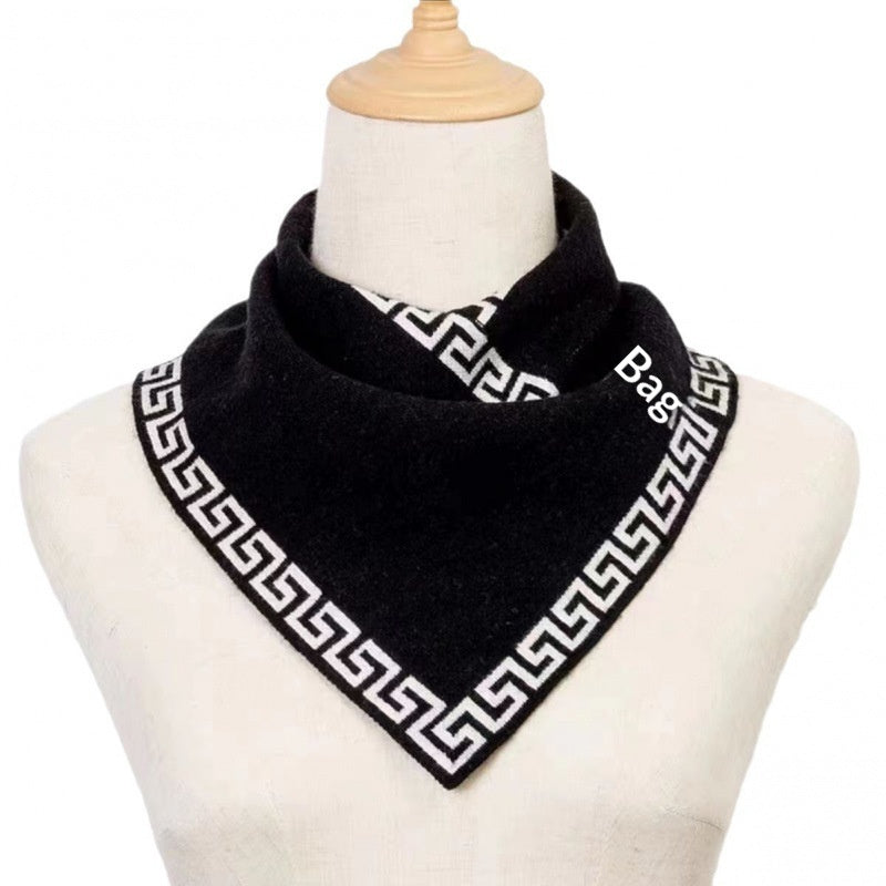 Écharpe triangulaire d'hiver