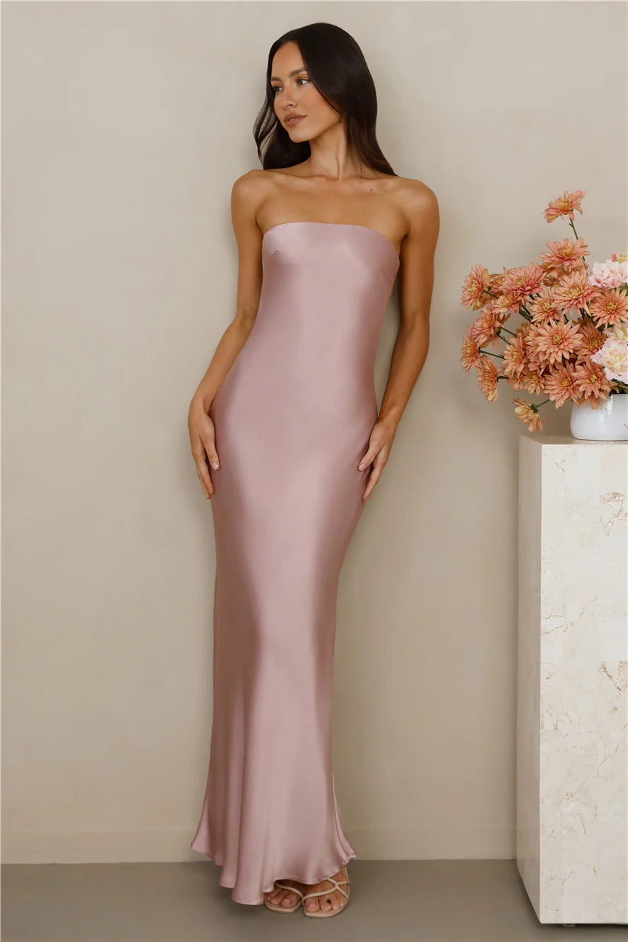 Women's sleeveless long dress without lace