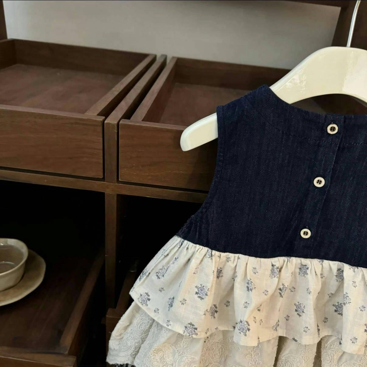 Robe de pansement de la jupe de denim sans manches