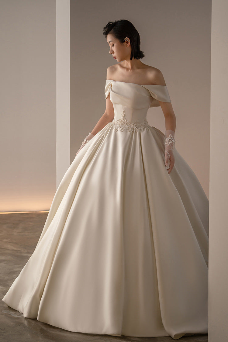 Satin femme hors-épaule Mode rétro Trailing Robe de mariée