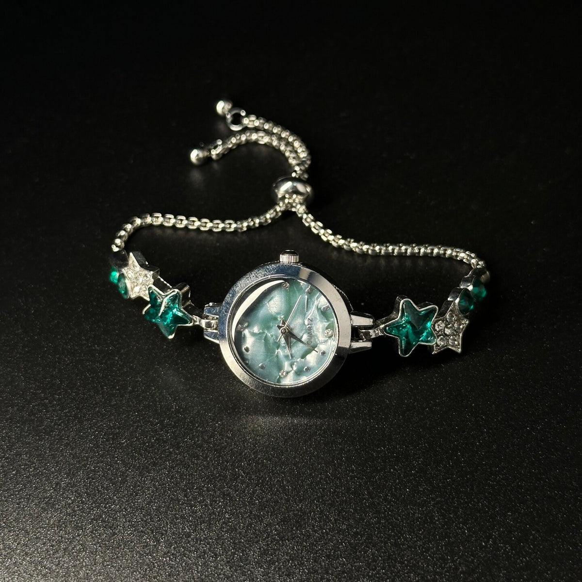 Montres étoiles au diamant vert