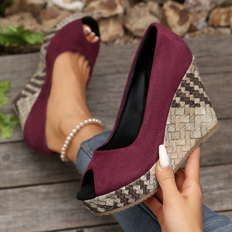 Women's peep-toe pumps