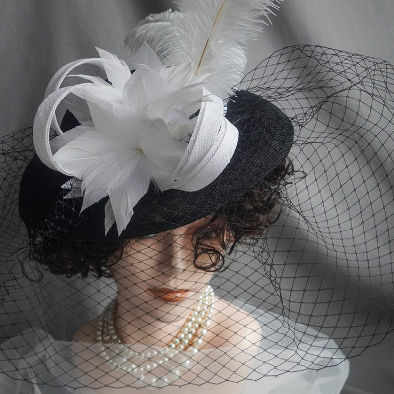 Fascinateur retro de style français Tulle avec plumes et fleurs