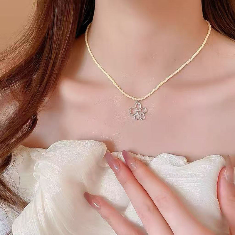 Chic collier chaîne perle de sweater Faux femmes Niche de luxe collier de col de tempérament Chai