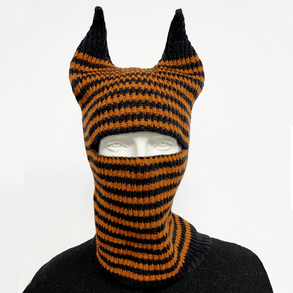 Chapeau rayé de corne d'Halloween