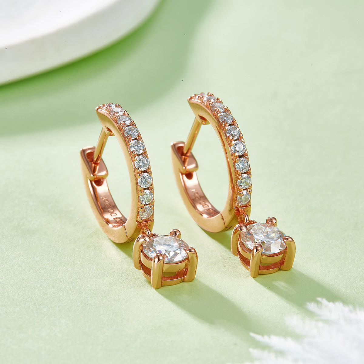 3g S925 Boucles d'oreilles en acier massif en mossanite boucle d'angle de 5mm avec boucle de pave et Cert