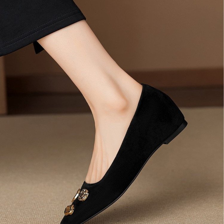 Femmes Carré Toe Matte Suede Ballet Flats Irrégulier or métal Ornament Décor Slip Sur Shal