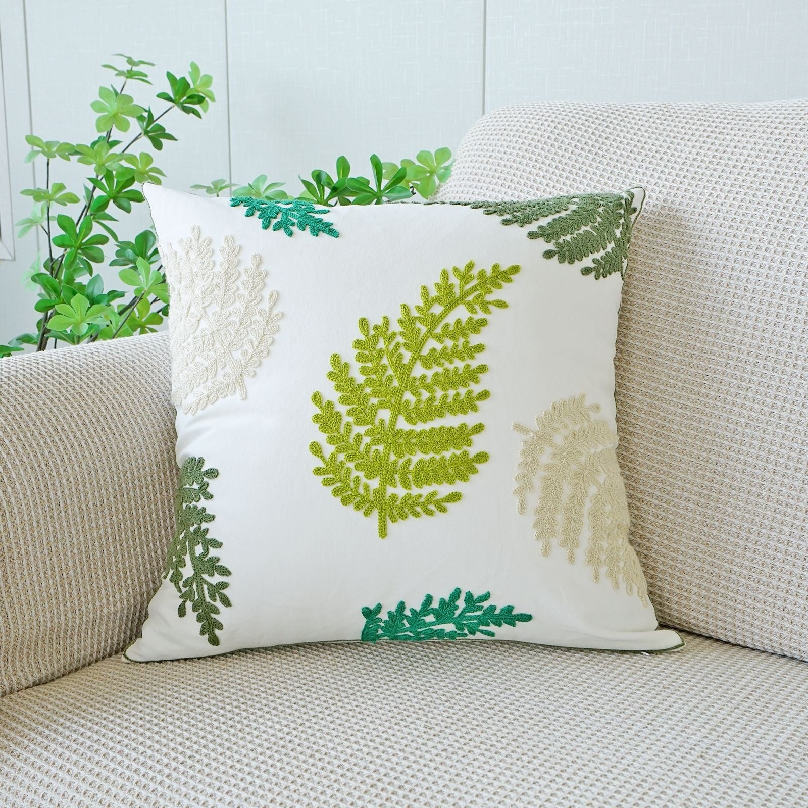 Coussin floral brodé de style pastoral pour canapé salon