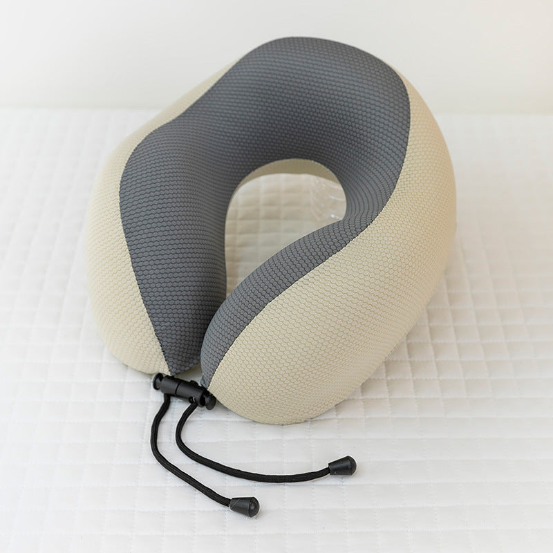 Equipé d'une sangle réglable en boucle noire
