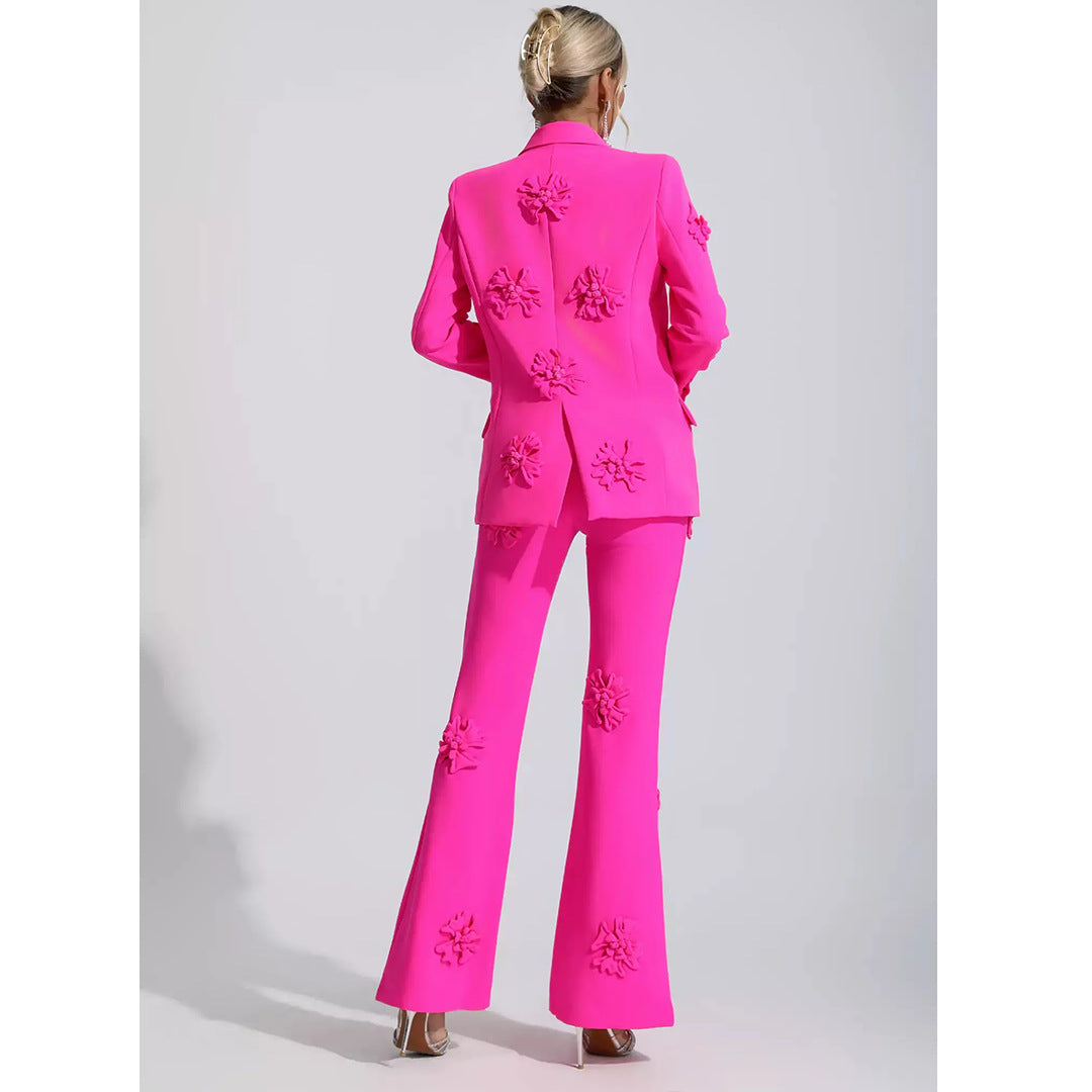 Costume de femme moyen et élégant