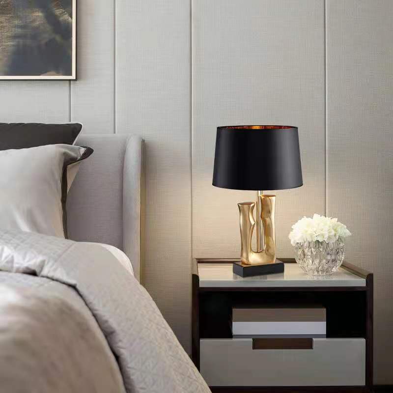 Lampe de table mode légère-luxe minimaliste art créatif