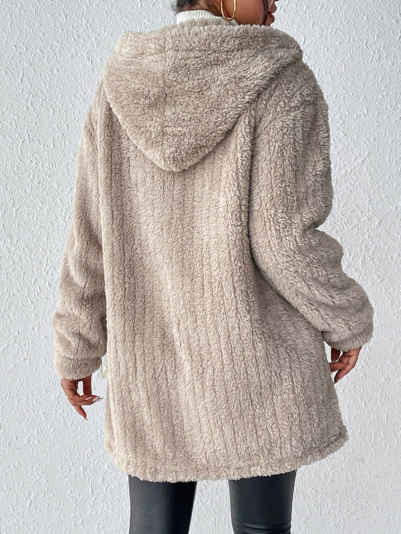 Cardigan en peluche avec boutons et hotte