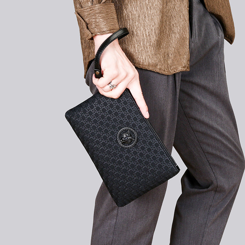 Clutch personnalisé avec un design minimaliste simple et une grande capacité