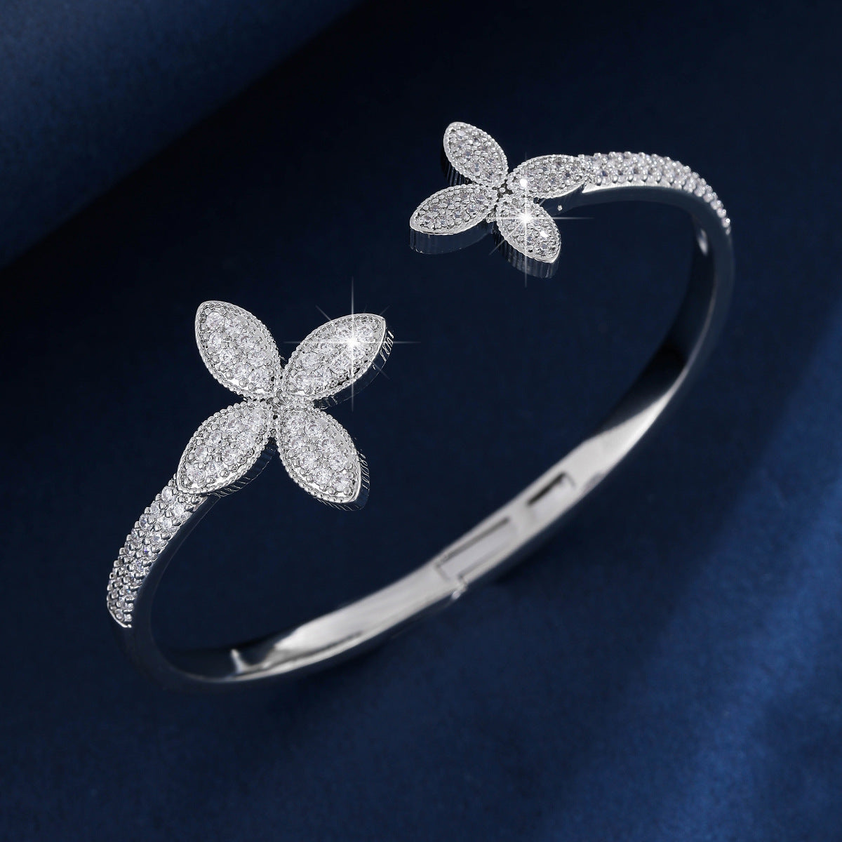 Luxury Asymétrique Double Fleur Zircon Inlaid Open Bangle