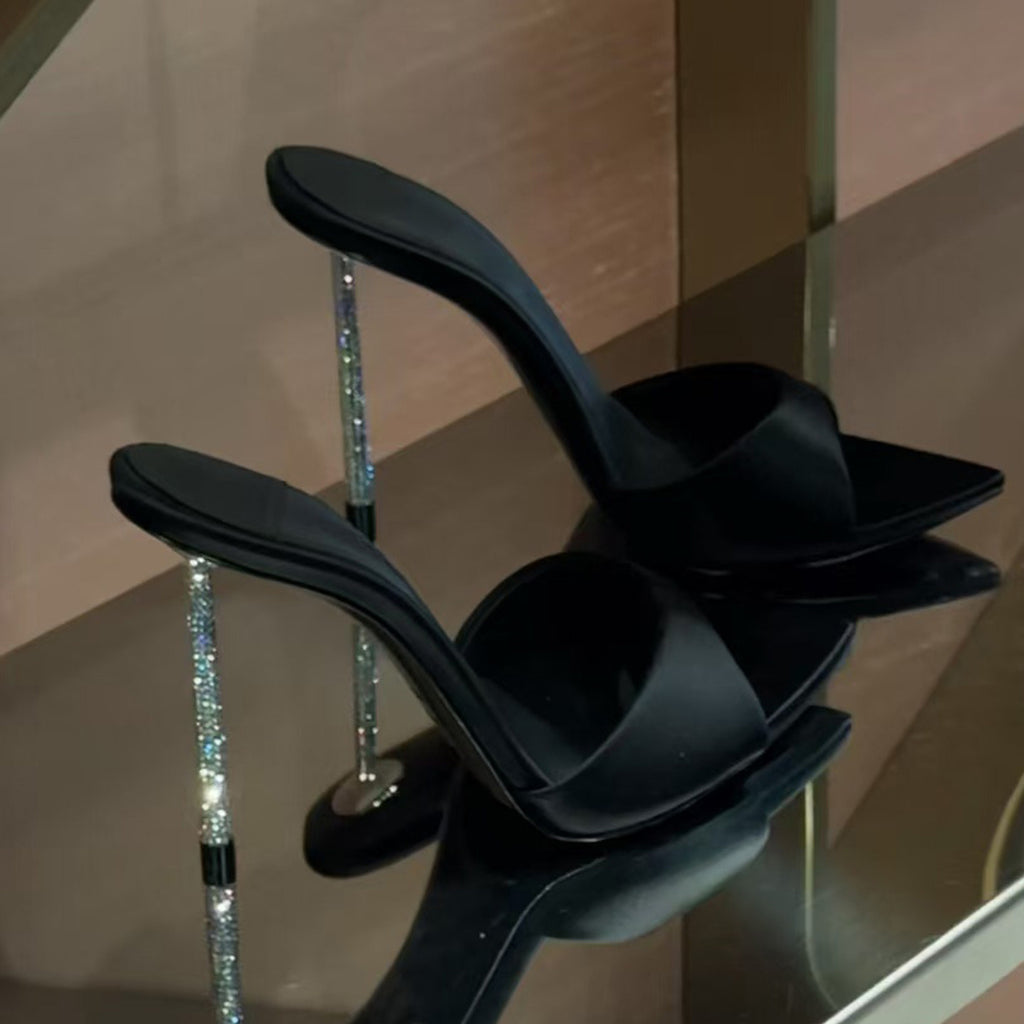 Sandales pointues au talon de Stiletto sexy
