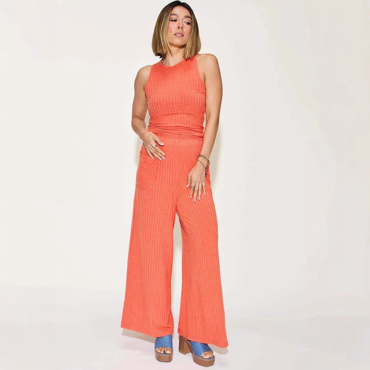 Veste sans manches à la mode et Pantalons à deux pièces en forme de col