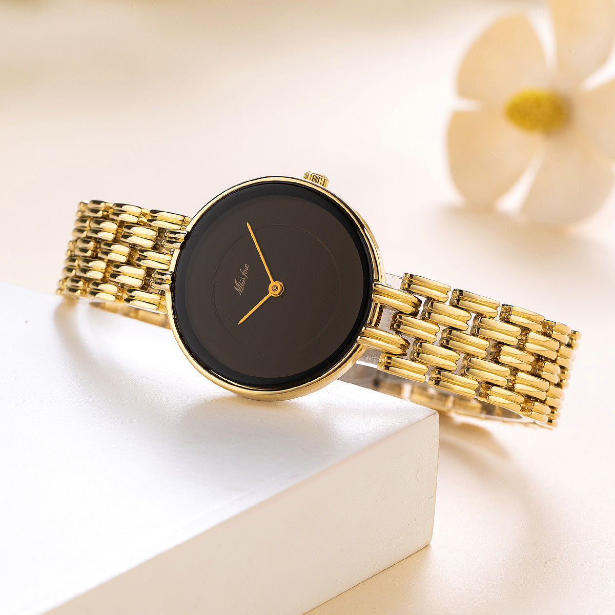 Montre Quartz en or noir simple