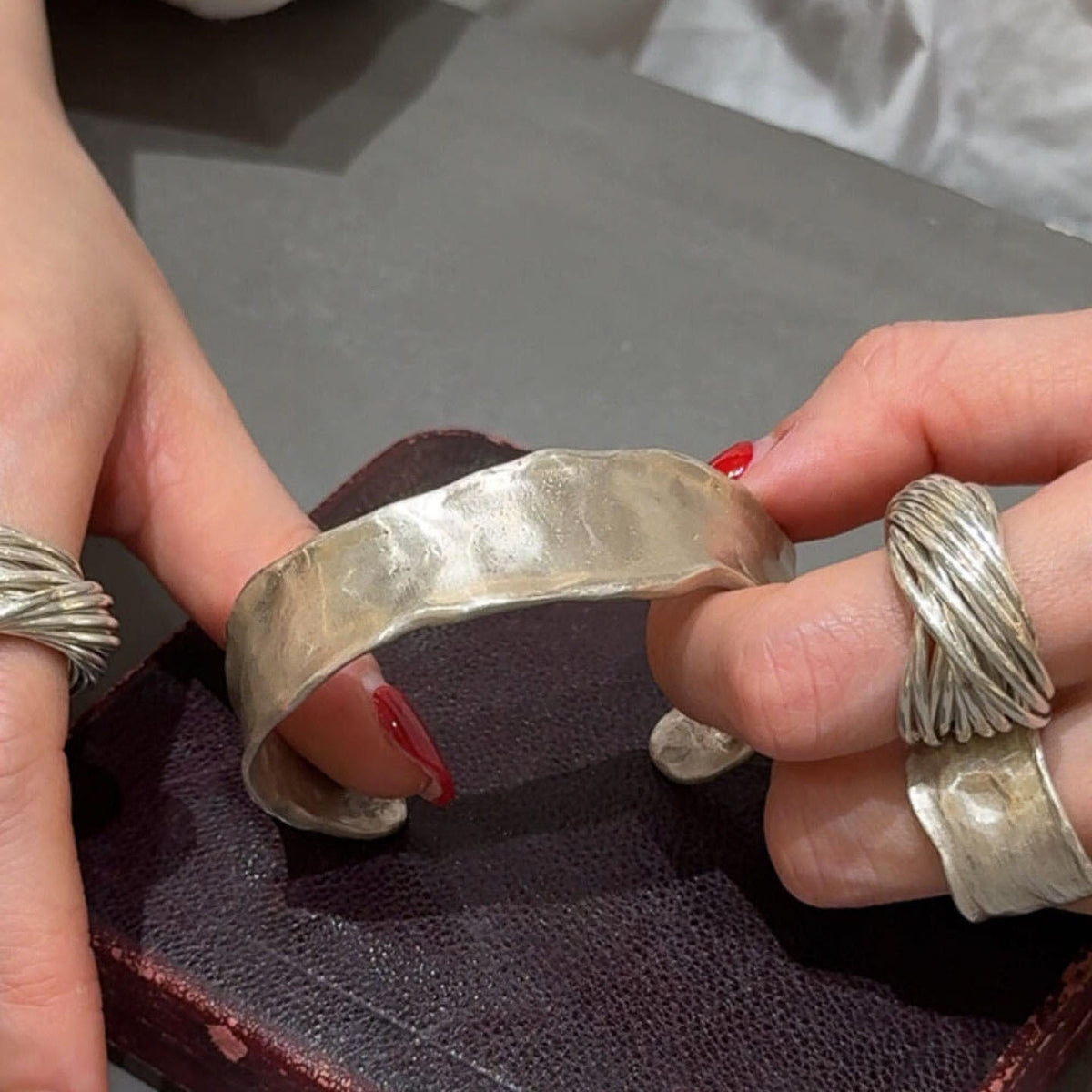 Minimalist Light-luxury Irrégulier-forme Silver Wide Bracelet