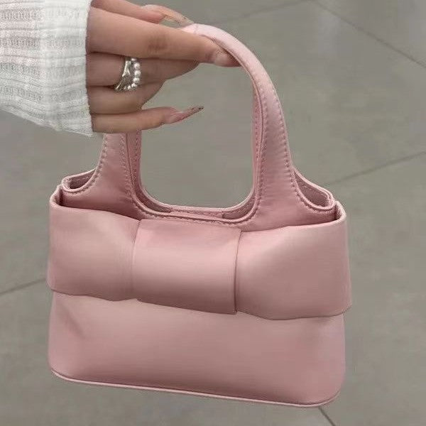 Sac à main et sac à croix à la mode