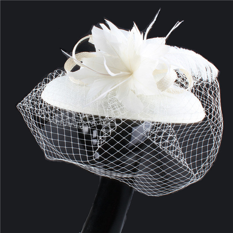 Fascinateur retro de style français Tulle avec plumes et fleurs