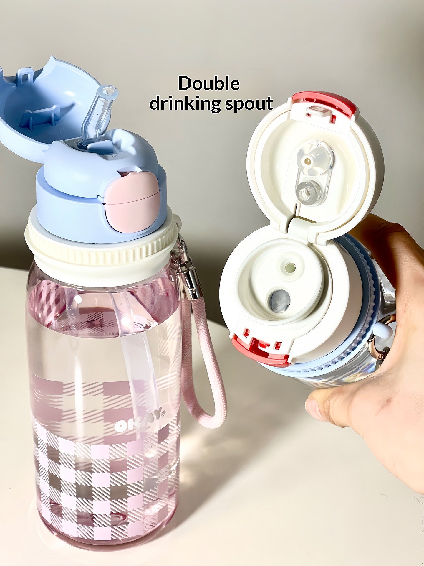 Coupe en plastique de qualité alimentaire de grande capacité avec une paille à double usage