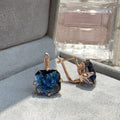 Boucles d'oreilles et colliers d'ornement