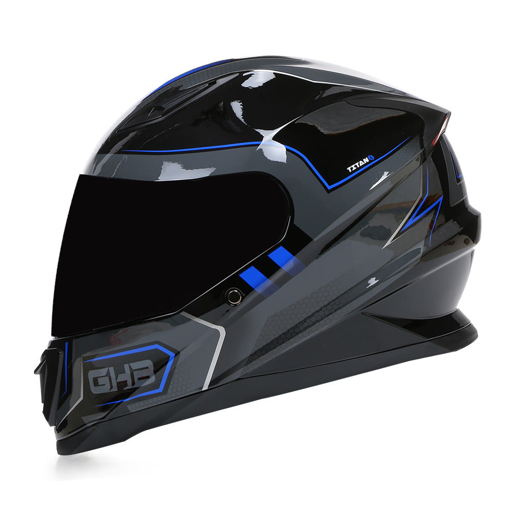 Simple and versatile motorcycle riding helmet