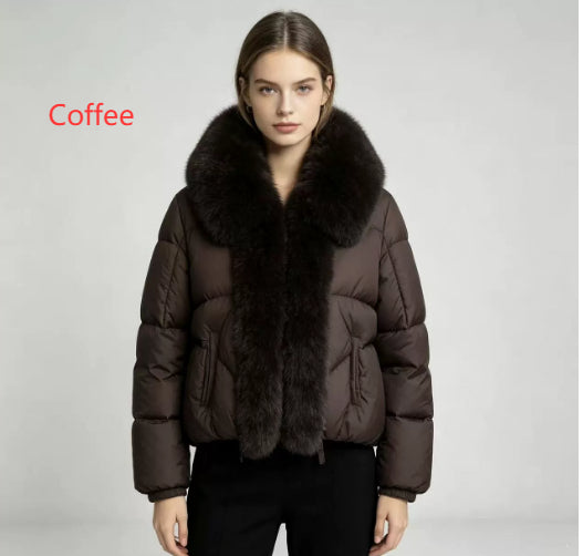 Manteau court en coton rembourré avec un panneau de collier en fausse fourrure