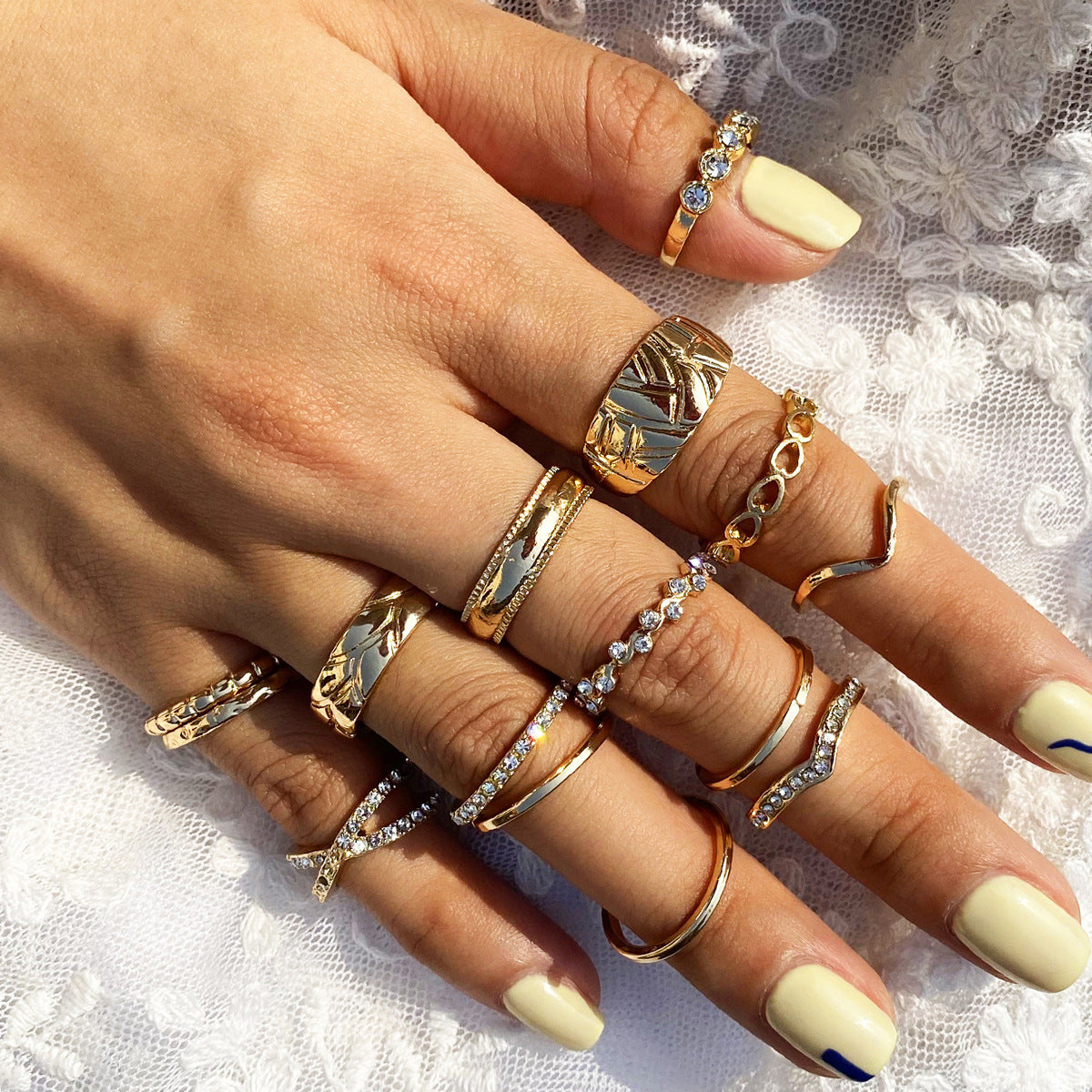 European and American Retro Cold Wind Combine Hollow Curved Ring