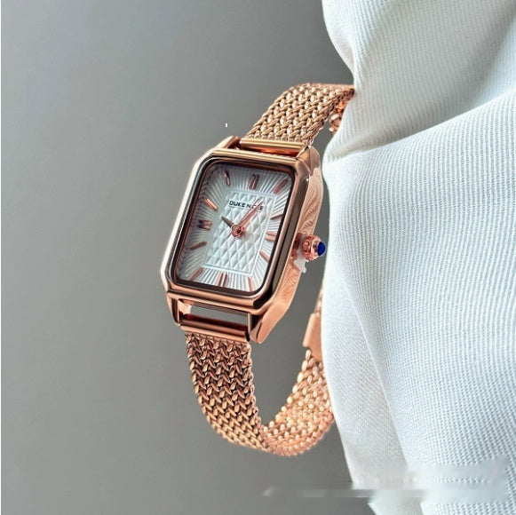 La montre haut de gamme polyvalente légère pour les femmes pour les étudiants en quête d'un D simple et compact